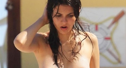victoria_justice_topless_beach2